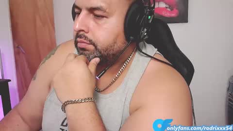 rodrixxx54 online show from March 11, 12:44 am