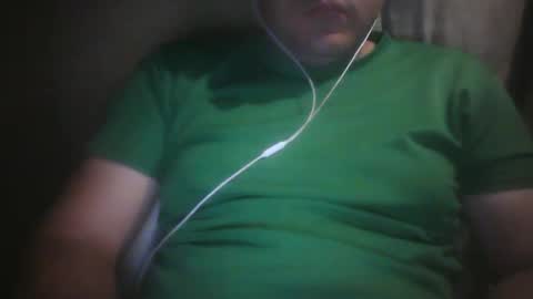 Snapshot of roger3600 chatting on October 11, 1:20 am Roger online show from October 11, 1:20 am