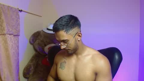 Snapshot of romanpearce_ chatting on January 30, 10:30 pm Roman online show from January 30, 10:30 pm