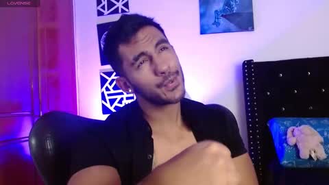 Snapshot of romanpearce_ chatting on September 9, 9:46 pm Roman online show from September 9, 9:46 pm
