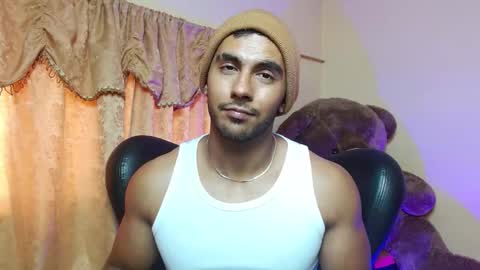 Snapshot of romanpearce_ chatting on January 16, 9:08 pm Roman online show from January 16, 9:08 pm