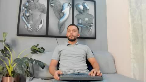 Romeo Bossi online show from March 9, 11:37 am