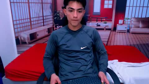 Snapshot of romeomillerr chatting on October 18, 11:20 pm Romeo online show from October 18, 11:20 pm