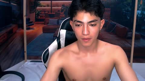 Snapshot of romeomillerr chatting on October 11, 11:31 pm Romeo online show from October 11, 11:31 pm
