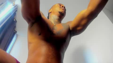 Ronnie 777 online show from October 26, 8:00 pm