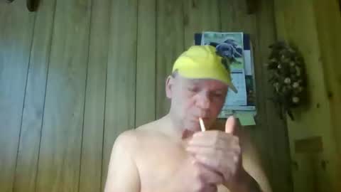 roses2u1958 online show from April 25, 7:33 am