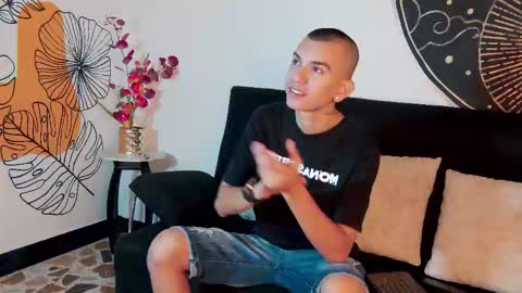 Snapshot of rowancley chatting on October 10, 12:21 pm Rowan online show from October 10, 12:21 pm