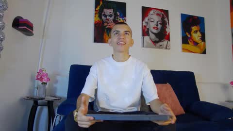 Snapshot of rowancley chatting on October 13, 1:06 pm Rowan online show from October 13, 1:06 pm