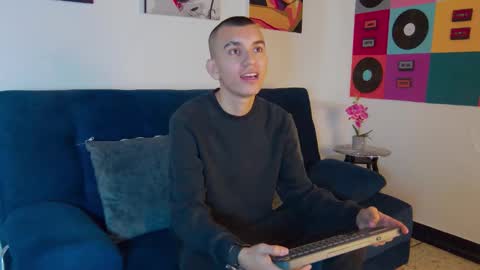 Snapshot of rowancley chatting on October 17, 2:43 pm Rowan online show from October 17, 2:43 pm