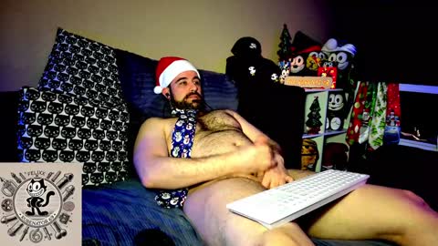 Snapshot of rubenator69 chatting on December 25, 2:46 am Ruben online show from December 25, 2:46 am