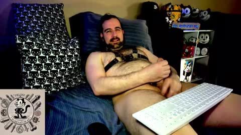 Snapshot of rubenator69 chatting on January 29, 10:53 pm Ruben online show from January 29, 10:53 pm