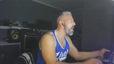 Chico que rico Caliente online show from December 29, 10:25 pm