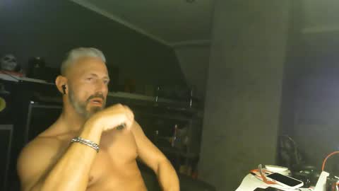 Chico que rico Caliente online show from February 14, 1:56 am