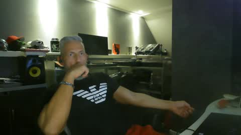 Chico que rico Caliente online show from February 1, 11:48 pm