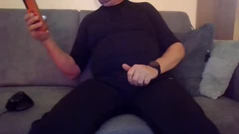 Snapshot of runner_1978 chatting on December 11, 8:38 pm runner_1978 online show from December 11, 8:38 pm