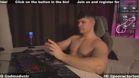 Snapshot of rus_adventure chatting on January 27, 9:44 am Adam online show from January 27, 9:44 am