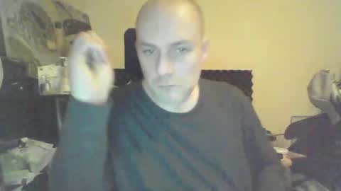 Snapshot of ruwatching_me chatting on March 9, 1:25 am ruwatching_me online show from March 9, 1:25 am