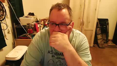 Snapshot of rwzar_0712 chatting on October 2, 12:58 am rwzar_0712 online show from October 2, 12:58 am