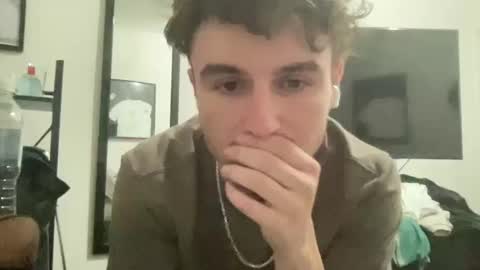 Snapshot of ryan287747 chatting on October 13, 3:23 am ryan online show from October 13, 3:23 am
