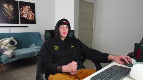 RYAN DOZER online show from April 30, 6:09 am