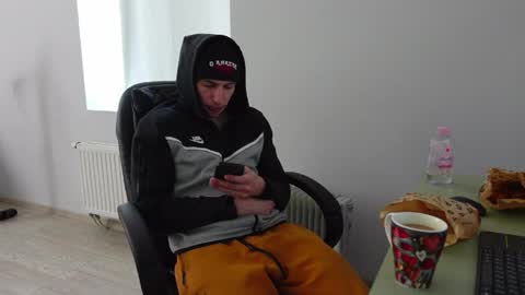 RYAN DOZER online show from April 28, 6:40 am