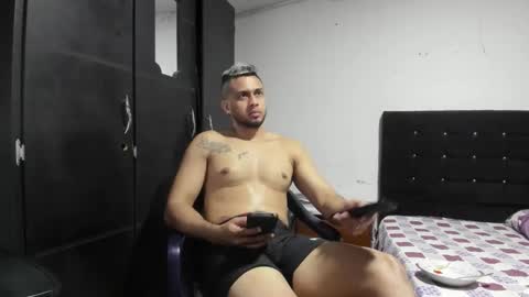 ryan_xc1 online show from January 16, 5:43 am