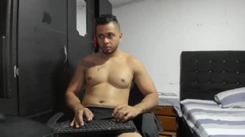 ryan_xc1 online show from April 21, 2:15 am