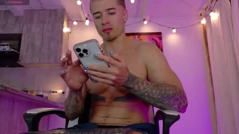 Ryan Blue ig ryannblue online show from November 26, 12:02 am