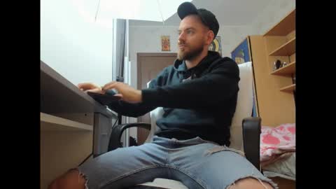 Ryanstone  online show from November 17, 4:48 am