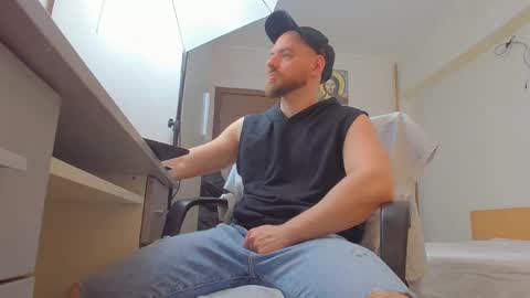 Ryanstone  online show from March 28, 7:52 am