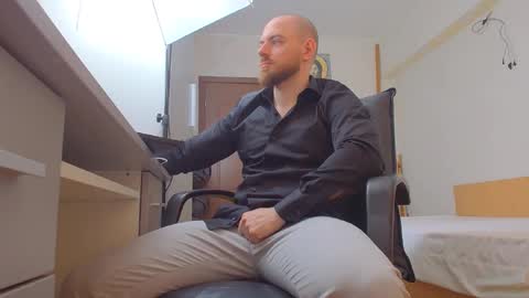 Ryanstone  online show from March 16, 5:14 am