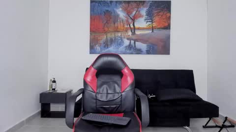 ryanwhite3 online show from February 11, 1:32 am