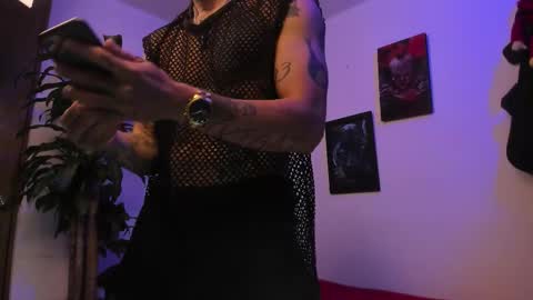 Snapshot of ryuk_it chatting on September 22, 1:10 pm leopmonk help me reach 100 thumbs up online show from September 22, 1:10 pm