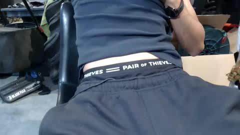 Dee online show from December 11, 7:43 am