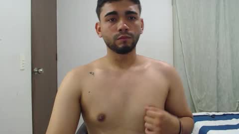 Snapshot of sack_rojas chatting on October 15, 11:12 pm Sack online show from October 15, 11:12 pm