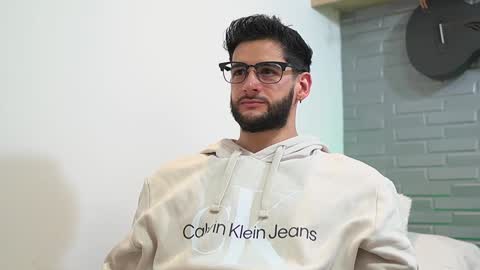 saimon  online show from February 24, 9:20 pm