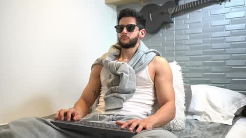 saimon  online show from January 27, 9:00 pm