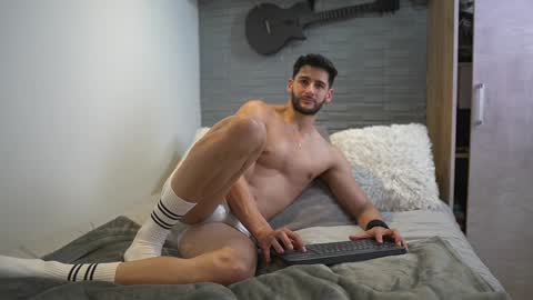 saimon  online show from January 12, 11:36 pm