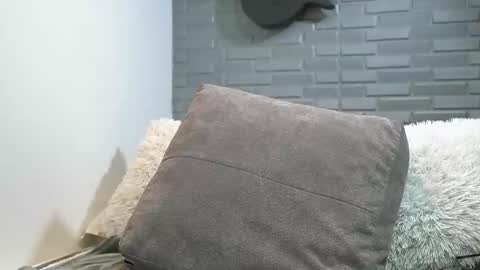 saimon  online show from February 19, 9:25 pm