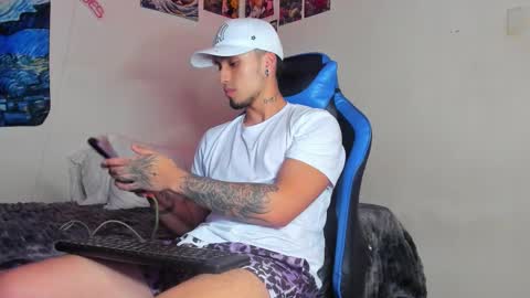   online show from December 1, 2:03 am