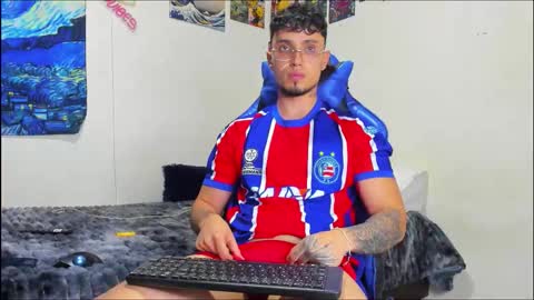 Snapshot of salvatore_dereck chatting on October 2, 1:31 am online show from October 2, 1:31 am