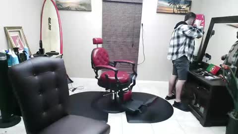 Snapshot of sam_papithebarber chatting on January 15, 3:00 am sam_papithebarber online show from January 15, 3:00 am