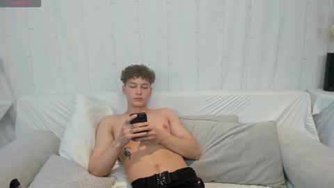 Snapshot of samanie_ chatting on September 11, 2:27 pm Sam online show from September 11, 2:27 pm