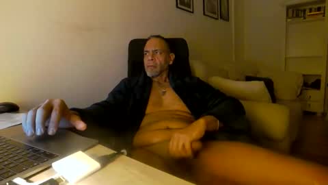 Sam online show from January 7, 1:39 am