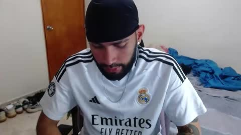 samir_music_ online show from October 26, 7:05 pm