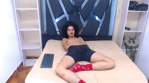 samisaturno online show from February 18, 12:09 am