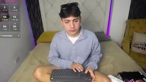 Snapshot of samu_foxxx chatting on October 7, 8:24 pm SAMU online show from October 7, 8:24 pm