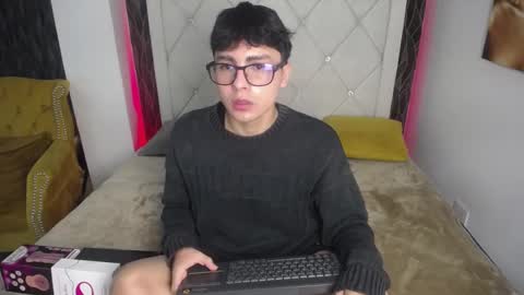 Snapshot of samu_foxxx chatting on October 2, 8:24 pm SAMU online show from October 2, 8:24 pm