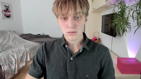 Snapshot of samuel_clark chatting on October 20, 7:01 am Sam online show from October 20, 7:01 am