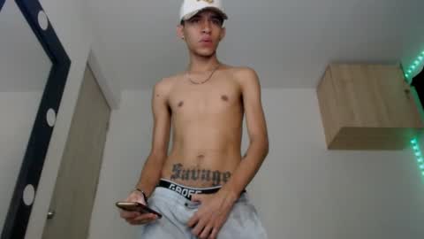 Snapshot of samuel_suarez chatting on December 3, 6:35 am online show from December 3, 6:35 am